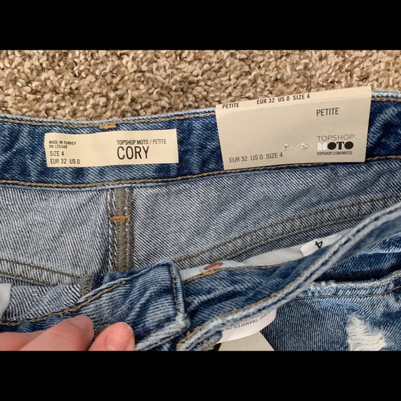 🎉HP🎉🆕 TOPSHOP CORY PETITE DISTRESSED SHORTS 0 - Picture 8 of 8